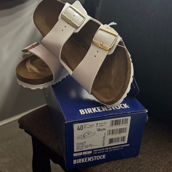 Birkenstock Arizona
Birko-Flor Patent, Narrow Fit - Picture 1 of 1